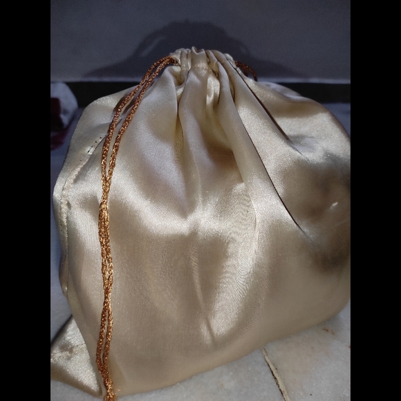 Red Bag (2 in 1 ) New with dustbag - Picture 15 of 16